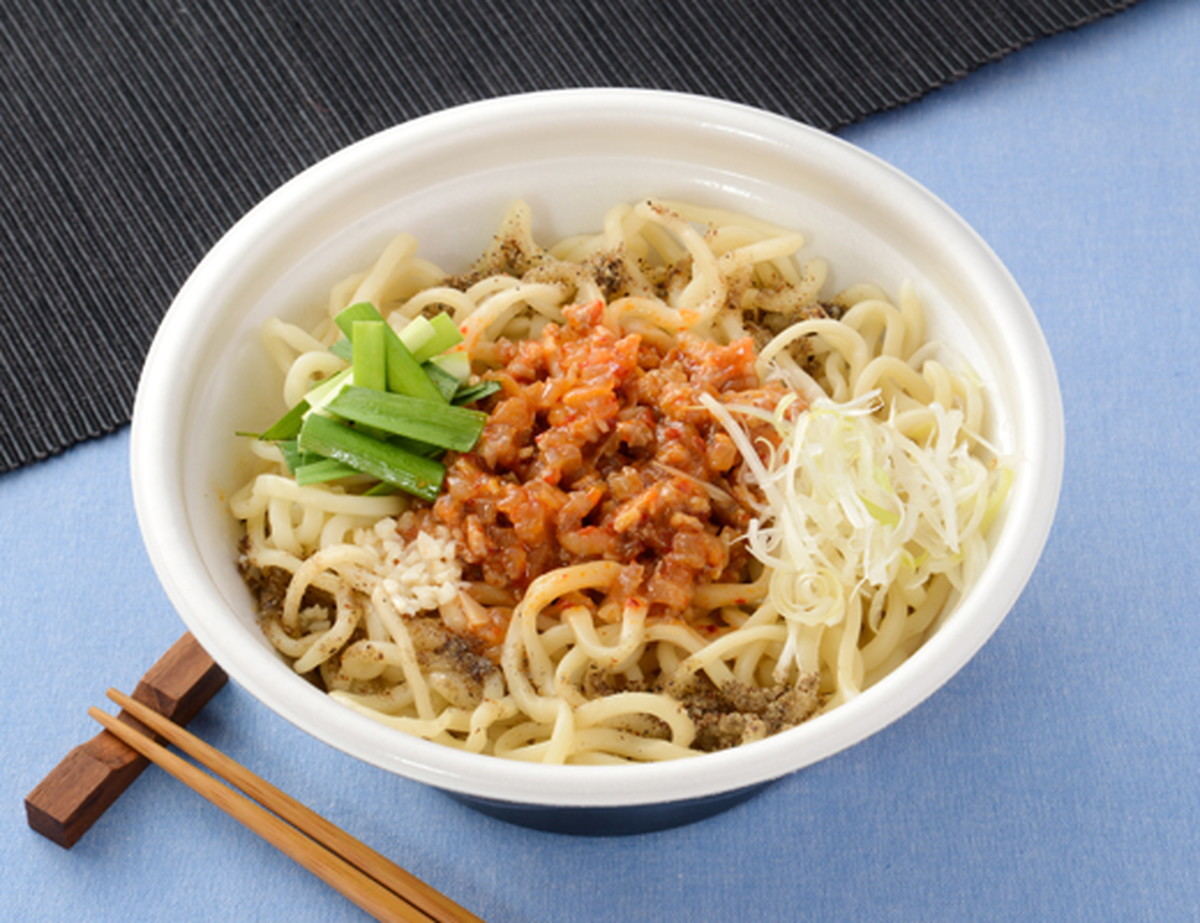 「中華蕎麦にし乃監修 汁なしニボ台湾ラーメン」(599円)