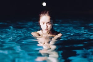 堀田真由、初の写真集で“ありのまま”の魅力「お見せしたことのない…」