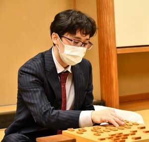 天使の跳躍で攻守逆転！　伊藤五段が快勝で首位キープ　第81期Ｃ級１組順位戦