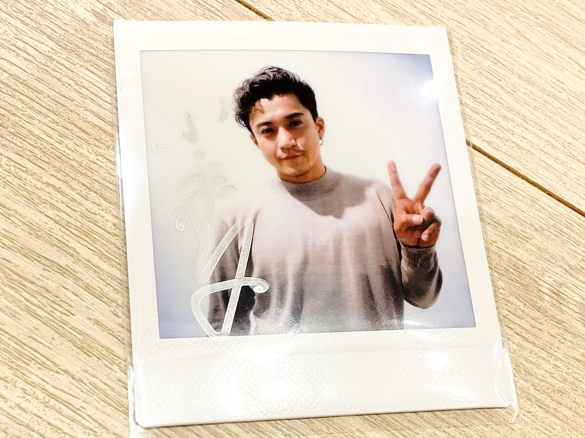 Amazon.co.jp: 小栗旬 直筆サイン色紙 俳優 : 文房具・オフィス用品