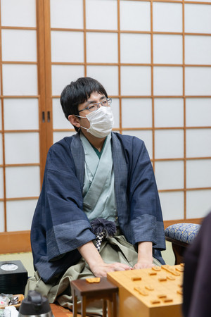 勝った広瀬八段は暫定的に２位につけている（写真は第35期竜王戦七番勝負第５局のもの　提供：日本将棋連盟）