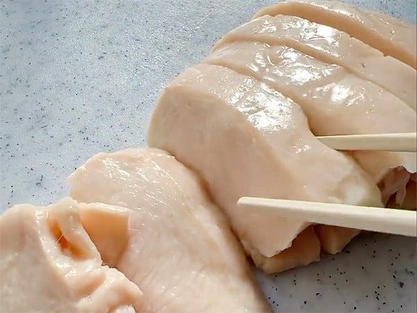 痩せメシ 鶏胸肉で簡単 ぷるんぷるんの超柔らか鶏ハムに いつもとは比べ物にならない 美味しすぎ リピ確 と大絶賛の声 マピオンニュース