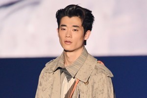 キングカズ長男・三浦りょう太、TGC初出演　リメイクコート羽織ってランウェイ