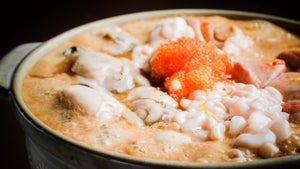 あん肝・白子・牡蠣の旨味凝縮! クリーミーで濃厚な「痛風鍋」が冬季限定で登場
