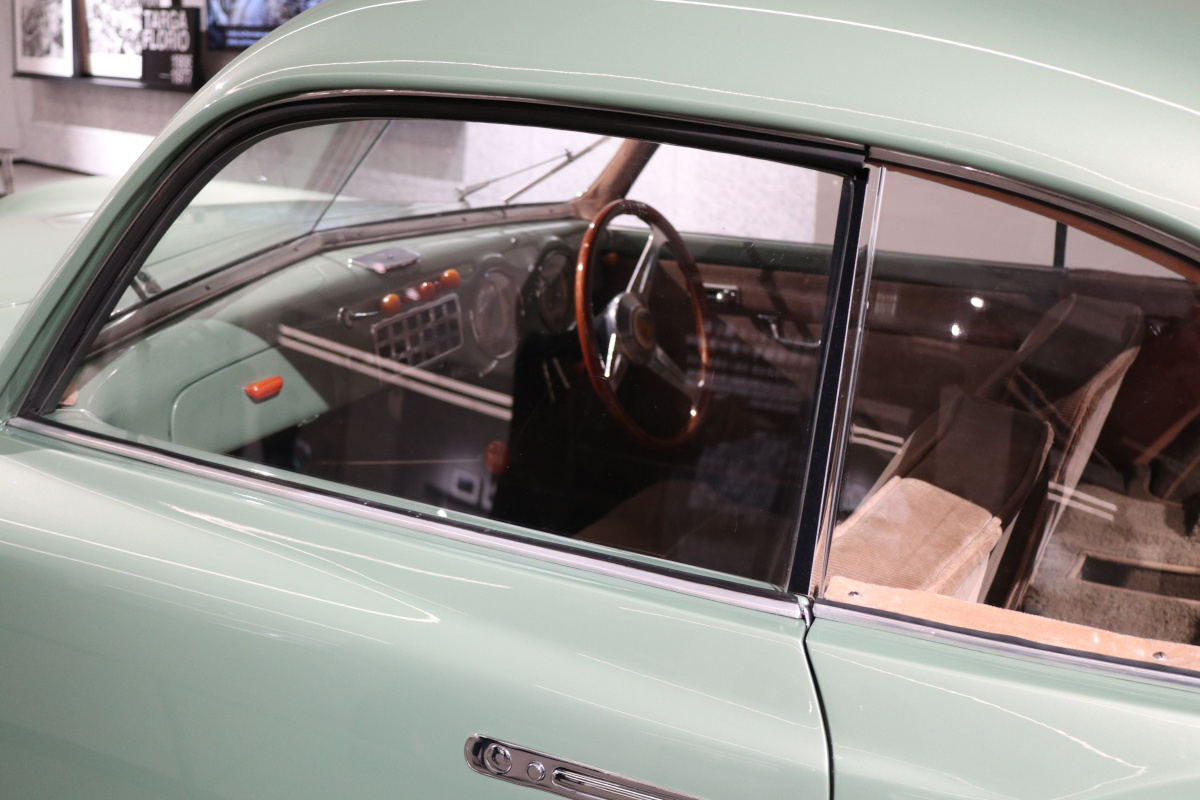 チシタリア「202C」