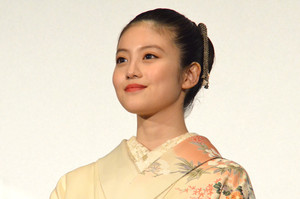 今田美桜、艶やかな着物姿! 愛を知らずに育った令嬢役「本当に私?」目黒蓮とは距離感も