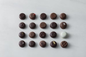 尼崎市のチョコレート専門店「CHOCOLAT SWEETS TRAVERSEE」、人気のボンボンショコラに新フレーバー10種追加