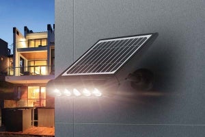 コメリ、玄関や庭を照らす電源・配線不要なソーラー充電センサーライト