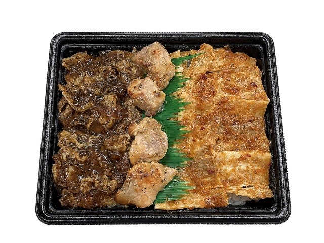 「三種合盛り弁当 牛すき煮 焼鳥 豚辛みそ焼」(594円)