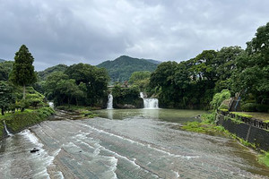 日本の滝100選の「轟の滝」で滝サウナが体験できるキャンプ場がオープン