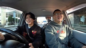 亀梨和也、地元近くの商店街へ　道中にバク転を練習した芝生や母校も