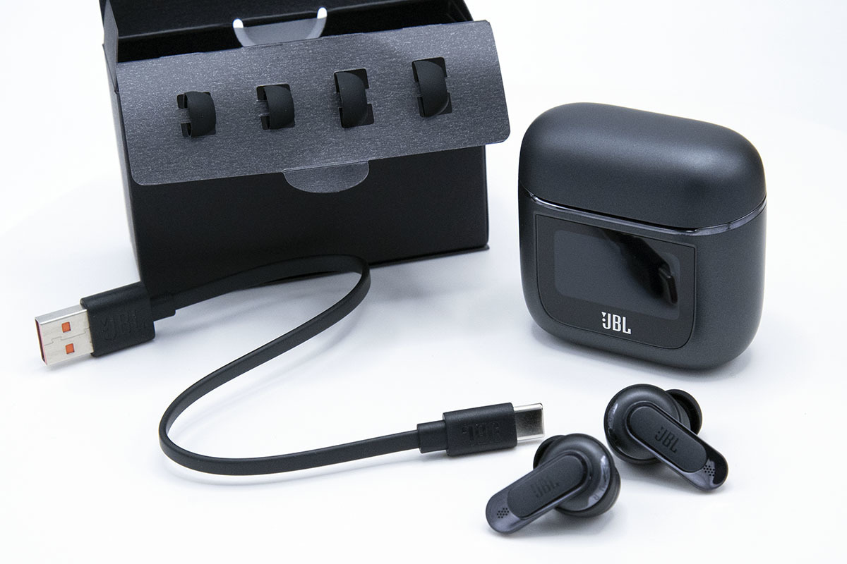 JBL TOUR PRO 2ミニレビュー 触って分かったスマート充電ケースの価値 JBL TOUR PRO 2ミニレビュー 触って分かったスマート充電ケースの価値