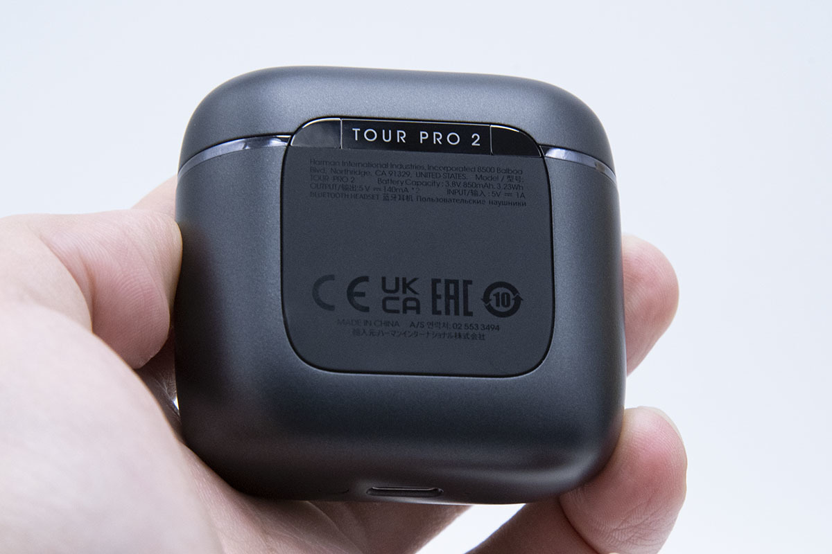 JBL TOUR PRO 2ミニレビュー 触って分かったスマート充電ケースの価値 JBL TOUR PRO 2ミニレビュー 触って分かったスマート充電ケースの価値