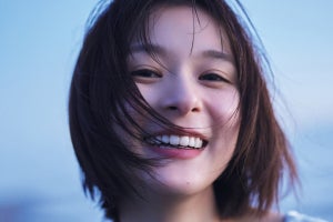 芳根京子、デビュー10周年記念写真集が発売決定　“いろんな表情”が1冊に　