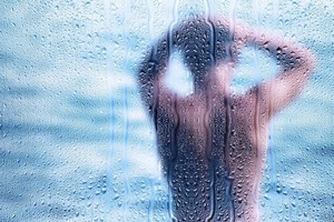 色気のある男性の特徴は? 色気を出す方法や色気がない人がやりがちなことも