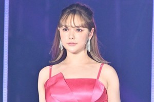 村重杏奈、ピンクドレスでお姫様風ランウェイ　美容について告白「プラセンタやりました」