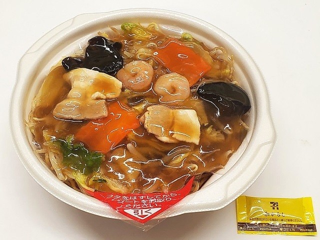 「海老と豚肉の中華あんかけ焼そば」(572円)