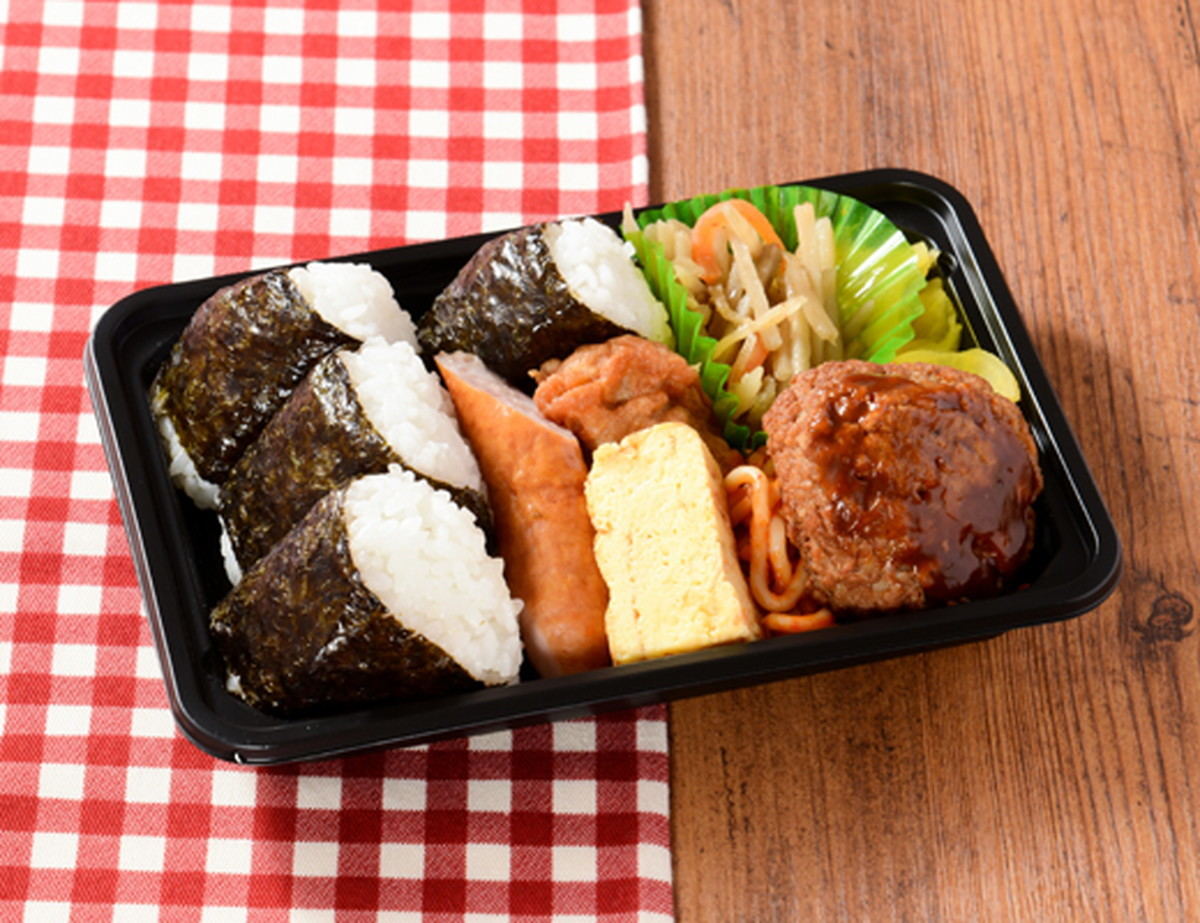 「おにぎり弁当」(497円)