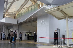 JR東日本、幕張豊砂駅開業式典「開放的で、やさしい風合いの駅舎」