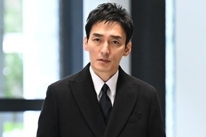 鷲津(草なぎ剛)、家庭顧みず代議士の職務おろそかに…『罠の戦争』