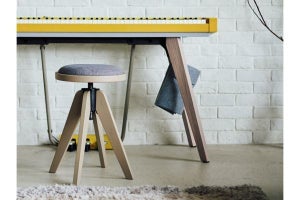 カシオ×関家具、電子ピアノ「PX-S7000」に似合うモダンなピアノ椅子