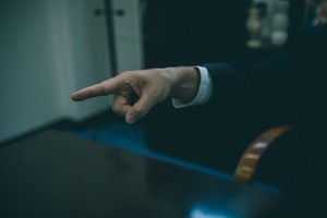 理詰めの意味とは? 理詰めする人の特徴や上手な対処法も解説