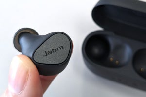 Jabra、2台のマルチポイント接続やANC搭載の「Elite 4」 - 14,300円