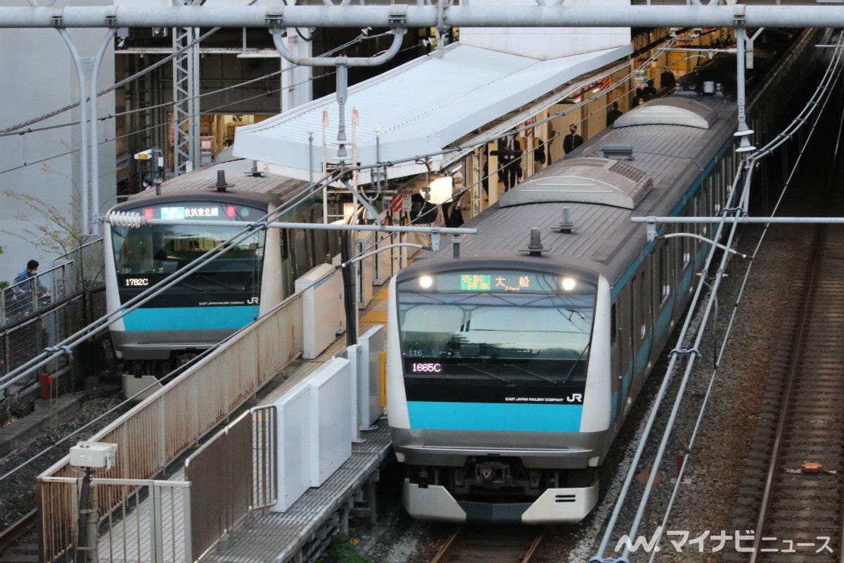 JR東日本・横浜駅ホーロー駅看板 - 鉄道