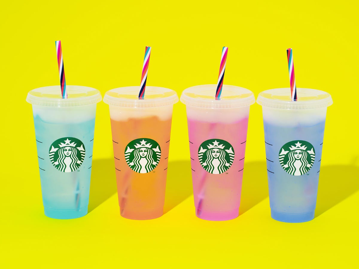 スタバ「ドリンクを入れると色が変わるカップ」発売 - 何色に変わるか 