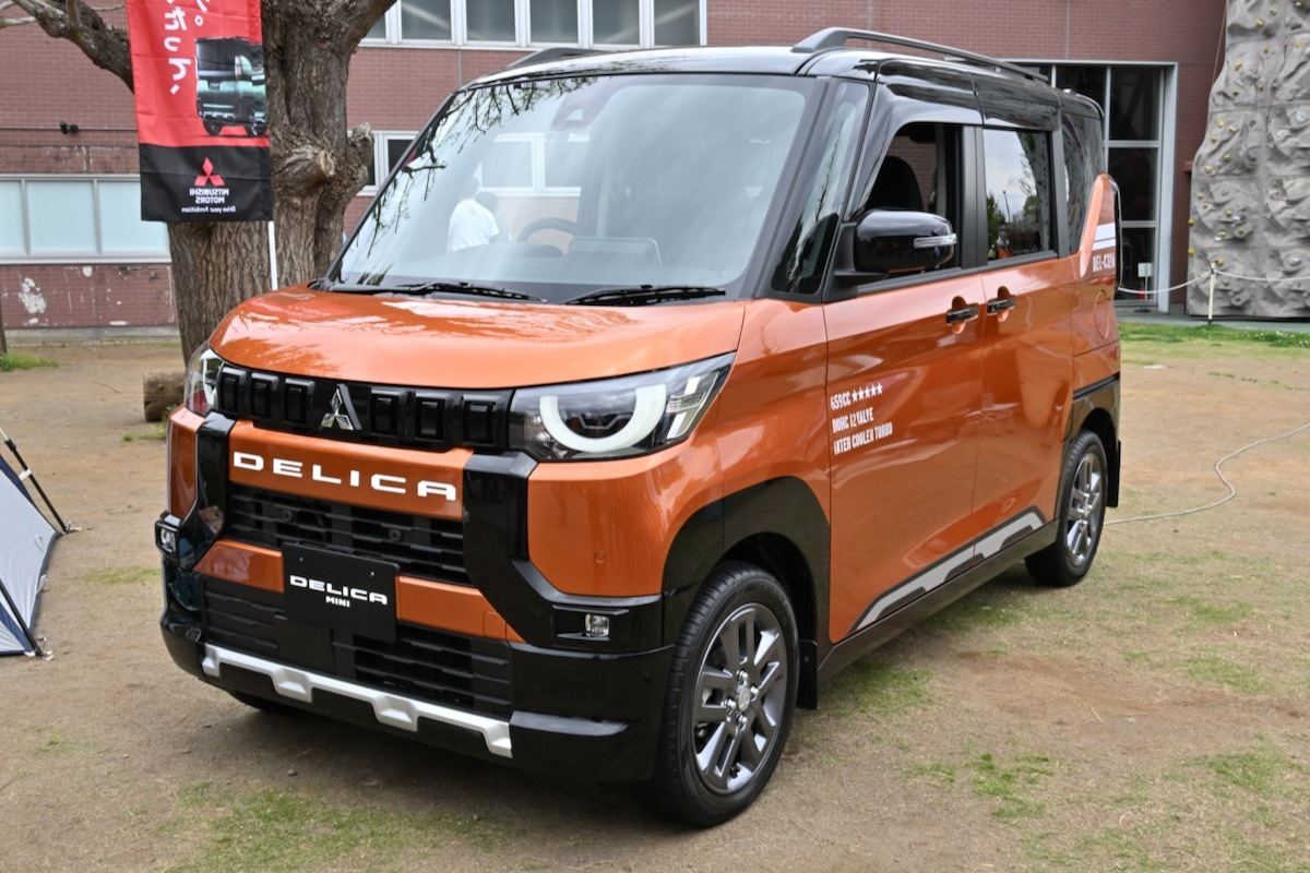 三菱自動車「デリカミニ」