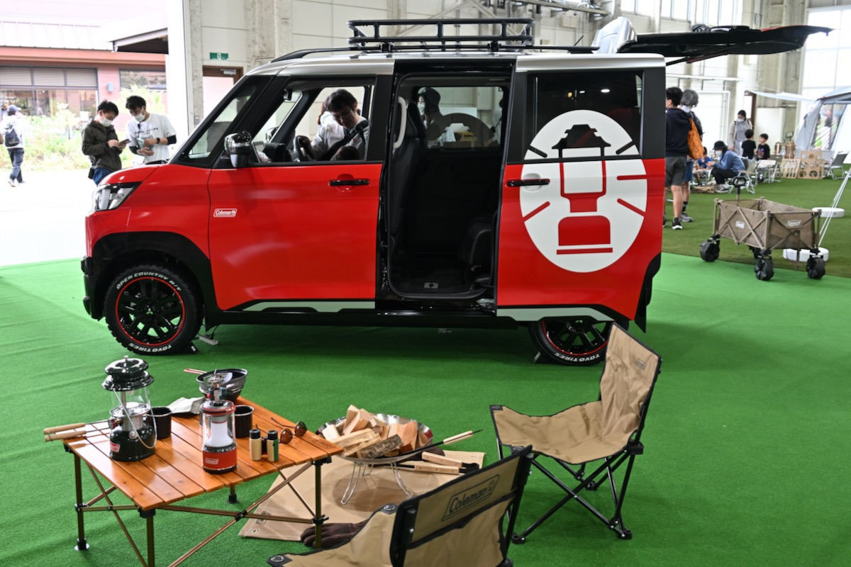 三菱自動車「デリカミニ」