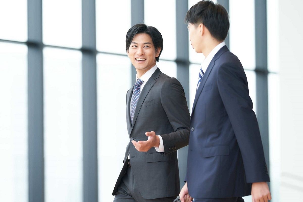 よもやま話の類語表現は?