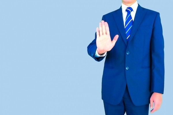 関わらないほうがいい人とは適度な距離感を保ちましょう
