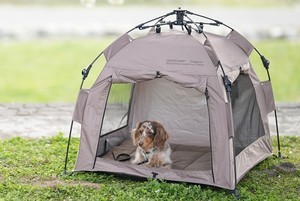 アウトドアブランド「QUICKCAMP」から、愛犬専用「ドッグテント」登場! - 場所を選ばず1分で簡単設営