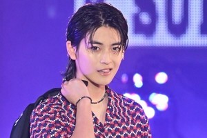 高橋文哉、ガルアワ登場に大歓声 「色気がヤバい」とファン悶絶