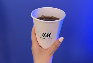 「H&M 銀座並木通り店」併設の"コーヒーショップ"に行ってみた - 提供メニューや価格をレポート!