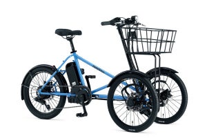 自転車と車の「あいだ」の電動3輪ビークル、カワサキが発売