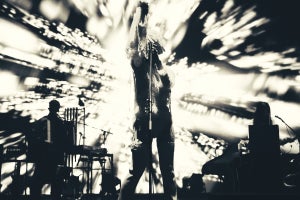 椎名林檎・最新全国ツアーを含む貴重なライブを3カ月連続で独占放送・配信