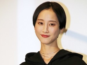 松井玲奈、近藤晃央との交際認める「良いお付き合いを」 結婚・挙式の予定はなし