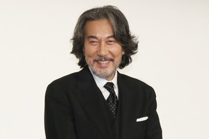 カンヌ男優賞の役所広司が凱旋　祝福に感謝「皆さんの応援が届いていました」