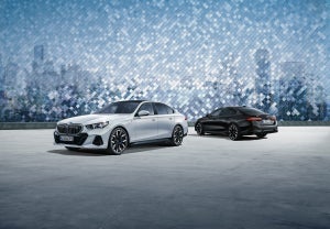 BMWが新型「5シリーズ」の初期生産モデル「THE FIRST EDITION」を300台限定で発売