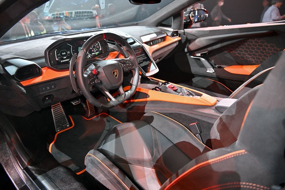 ランボルギーニ「レヴエルト」