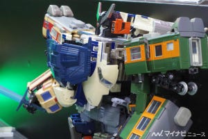 東京おもちゃショー2023 - トレインボット6体集結! 巨大ロボに興奮