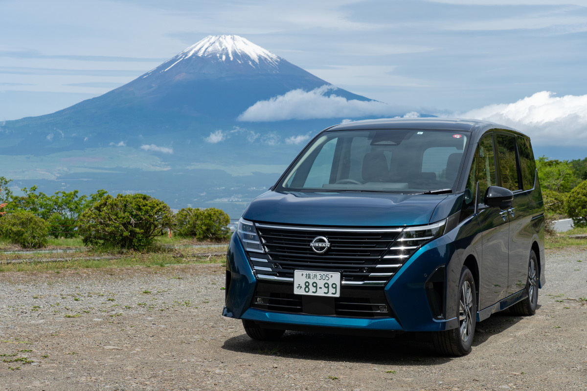 日産「セレナ」の「ルキシオン」