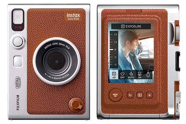 富士フイルム、チェキ「INSTAX mini Evo」にブラウンの新色 端子