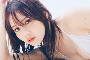 乃木坂46田村真佑、初の水着姿を公開　パラオ近海に浮かぶ無人島で撮影