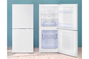 1人暮らし向けの121L、庫内灯で食材が見やすいファン式冷凍冷蔵庫