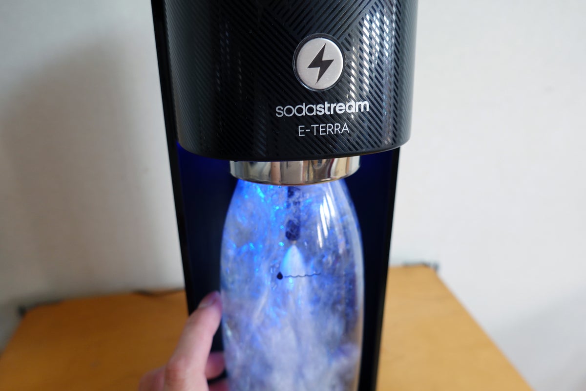 ソーダストリームの最新電動モデル「E-TERRA」レビュー - 炭酸水 ...