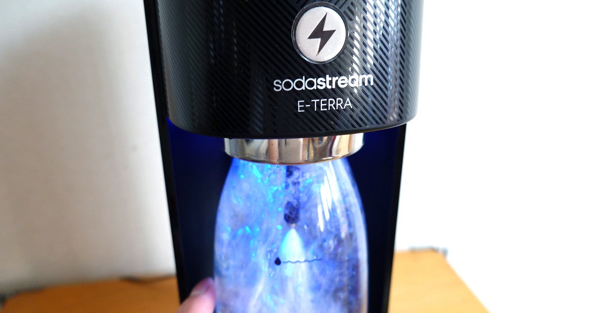 ソーダストリームの最新電動モデル「E-TERRA」レビュー - 炭酸水
