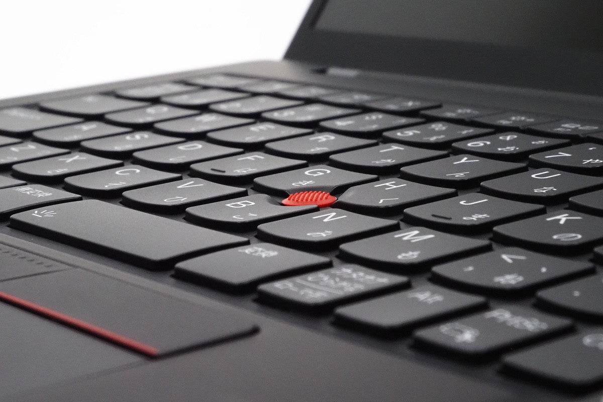 世代を重ねて11代目。ThinkPadブランドのフラグシップを務める「ThinkPad X1 Carbon Gen11」